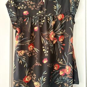 DR2 Black Floral Women's Blouse